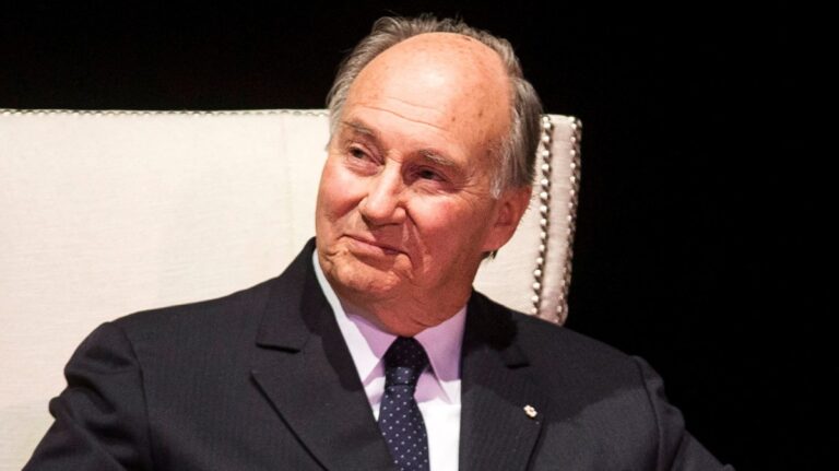 Leader of Ismailis Aga Khan passes away at 88!