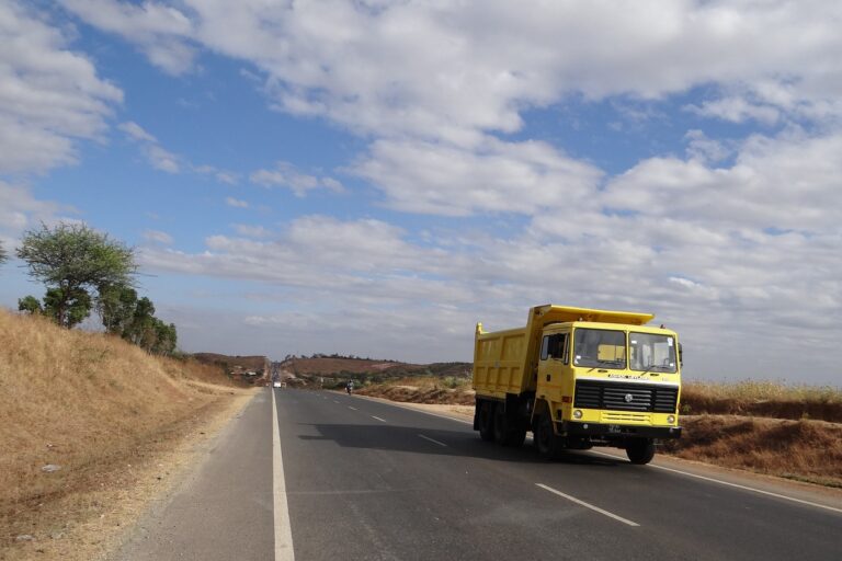 Karachi Bans Daytime Dumpers to Improve Traffic Safety!